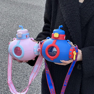 Keep Smiling Submarine-Shaped Water Bottle – 1L Cute Plastic Bottle with Straw for Kids!