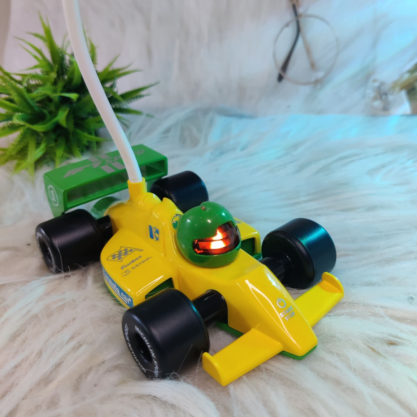 Best quality Imported Formula Car shape lamp