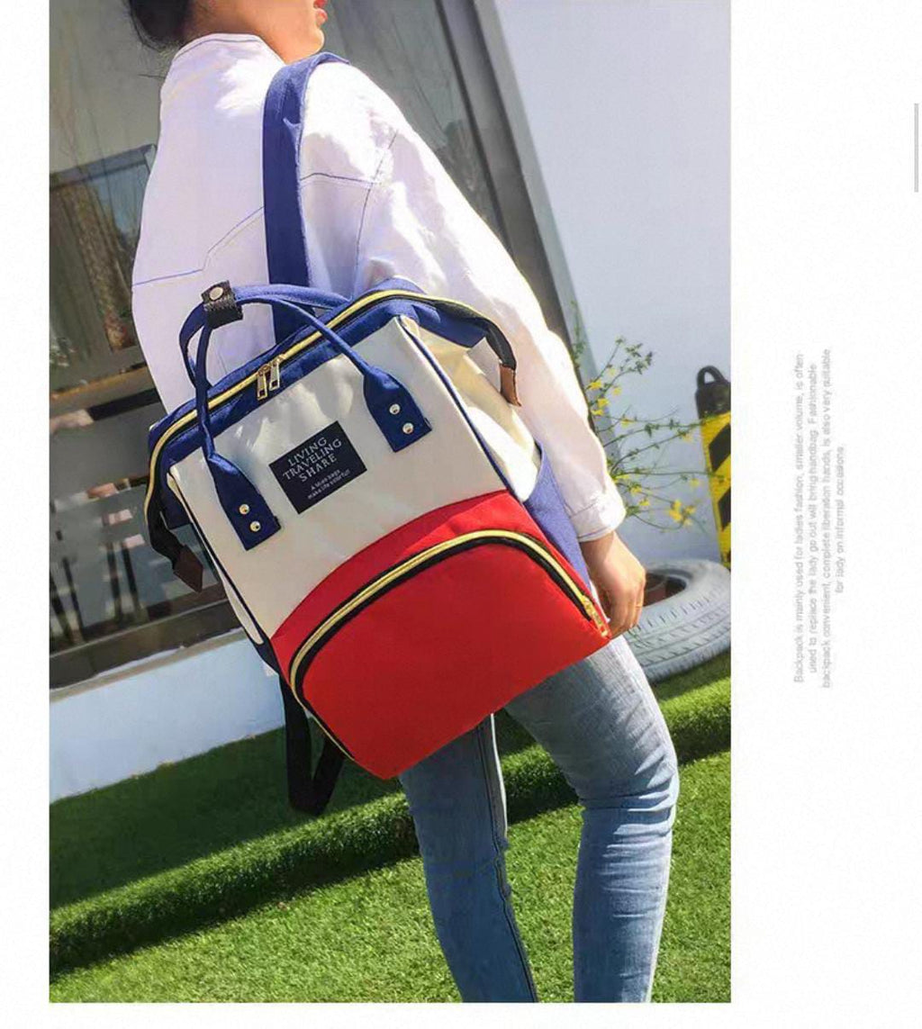 Multi-function use
Large storage capacity
Waterproof feature
Maternity & travel purpose