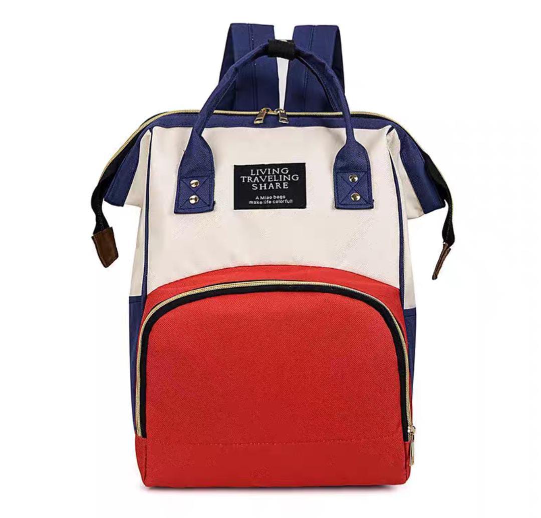Multi-function use
Large storage capacity
Waterproof feature
Maternity & travel purpose